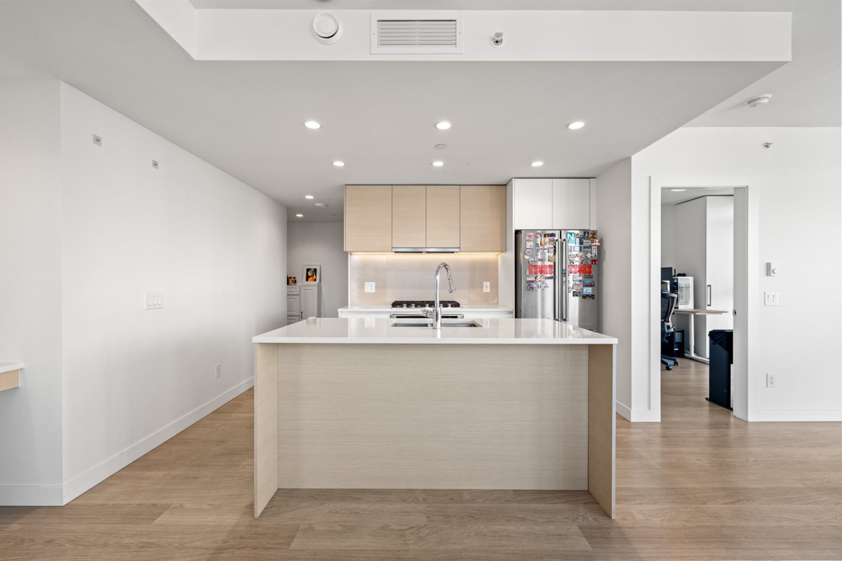 Kitchen Photo of 907 525 Foster Avenue, Coquitlam, BC