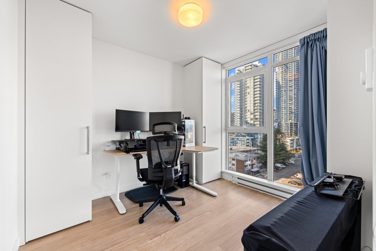 Office / Den Photo of 907 525 Foster Avenue, Coquitlam, BC