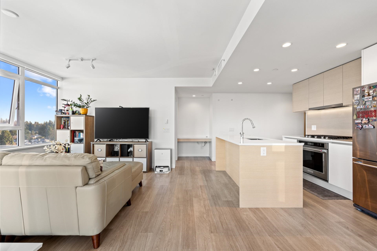 Primary Bathroom Photo of 907 525 Foster Avenue, Coquitlam, BC