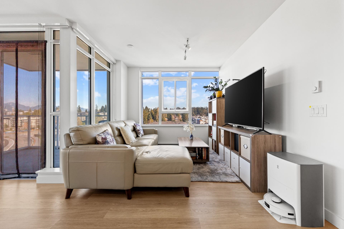 Primary Bedroom Photo of 907 525 Foster Avenue, Coquitlam, BC