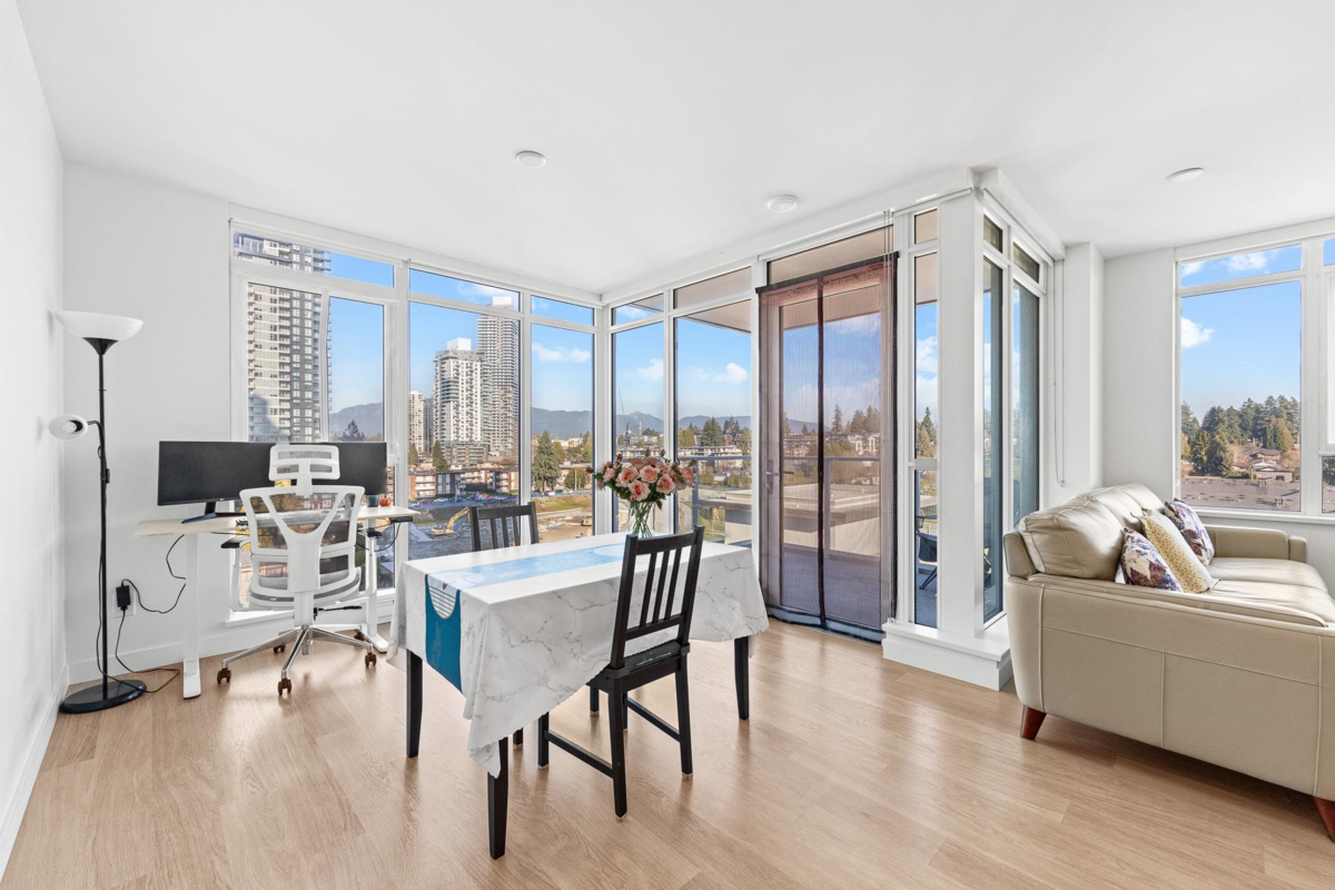 Walk-In Closet Photo of 907 525 Foster Avenue, Coquitlam, BC