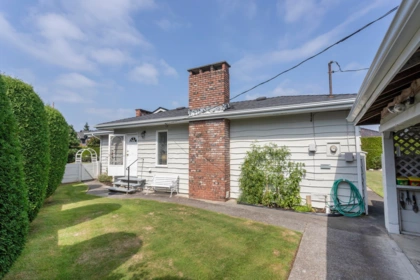 Front Yard Photo of 7800 Sunnydene Road, Richmond, BC