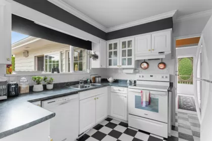 Kitchen Island Photo of 7800 Sunnydene Road, Richmond, BC
