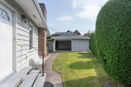Swimming Pool Photo of 7800 Sunnydene Road, Richmond, BC