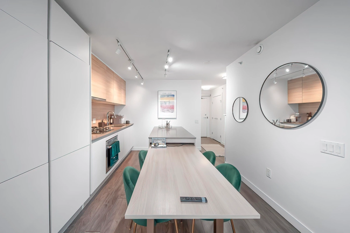 Family Room Photo of 710 988 Quayside Drive, New Westminster, BC