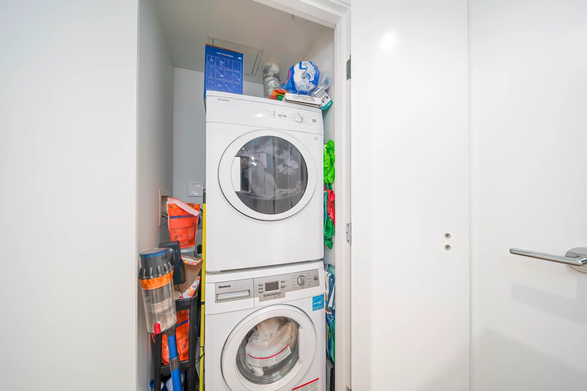 Walk-In Closet Photo of 710 988 Quayside Drive, New Westminster, BC