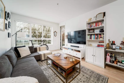 210 2468 Bayswater Street, Vancouver, BC, Vancouver — Apartment/Condo for sale