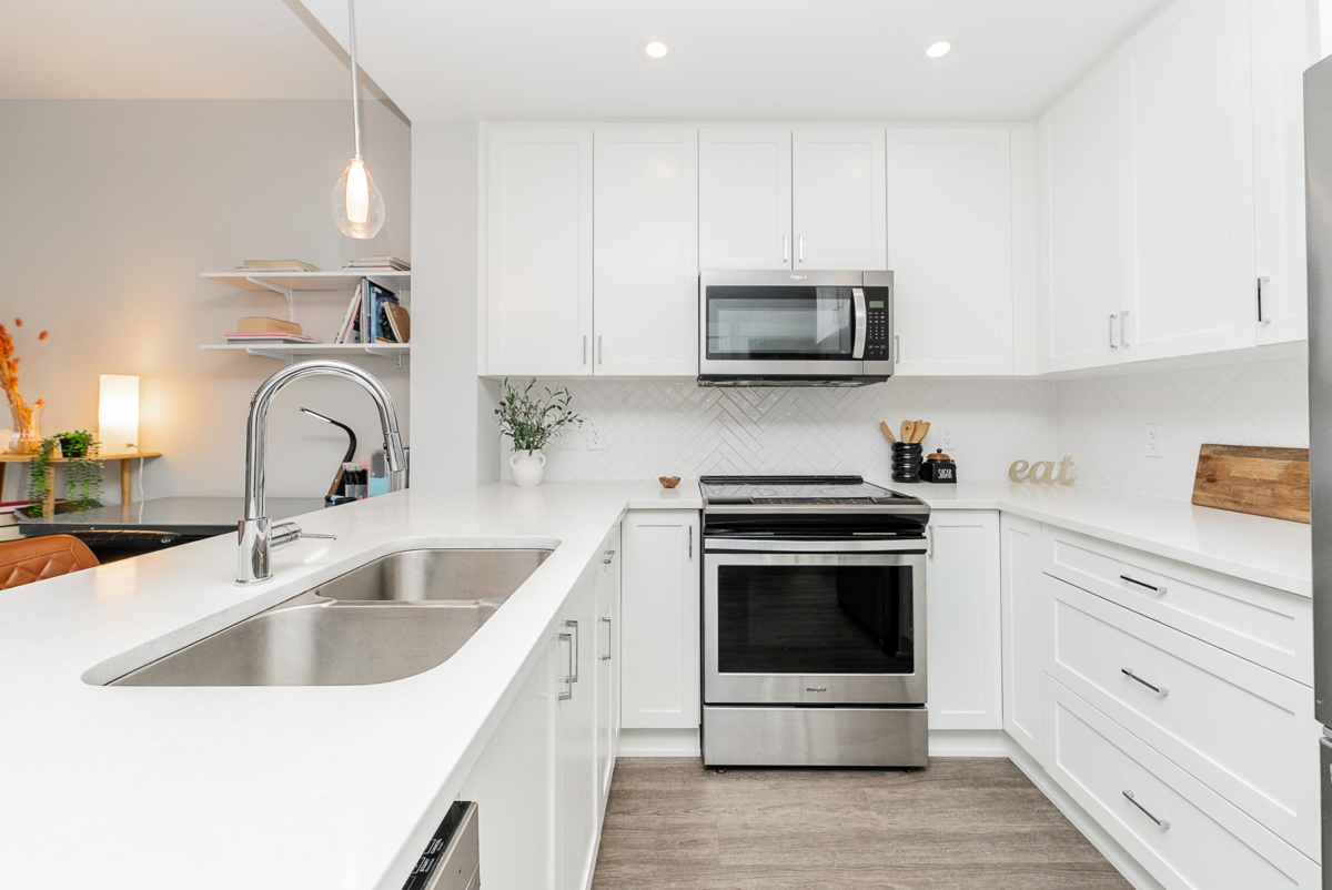 Dining Area Photo of 3223 2180 Kelly Avenue, Port Coquitlam, BC
