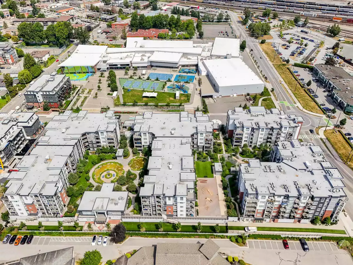 Front Yard Photo of 3223 2180 Kelly Avenue, Port Coquitlam, BC