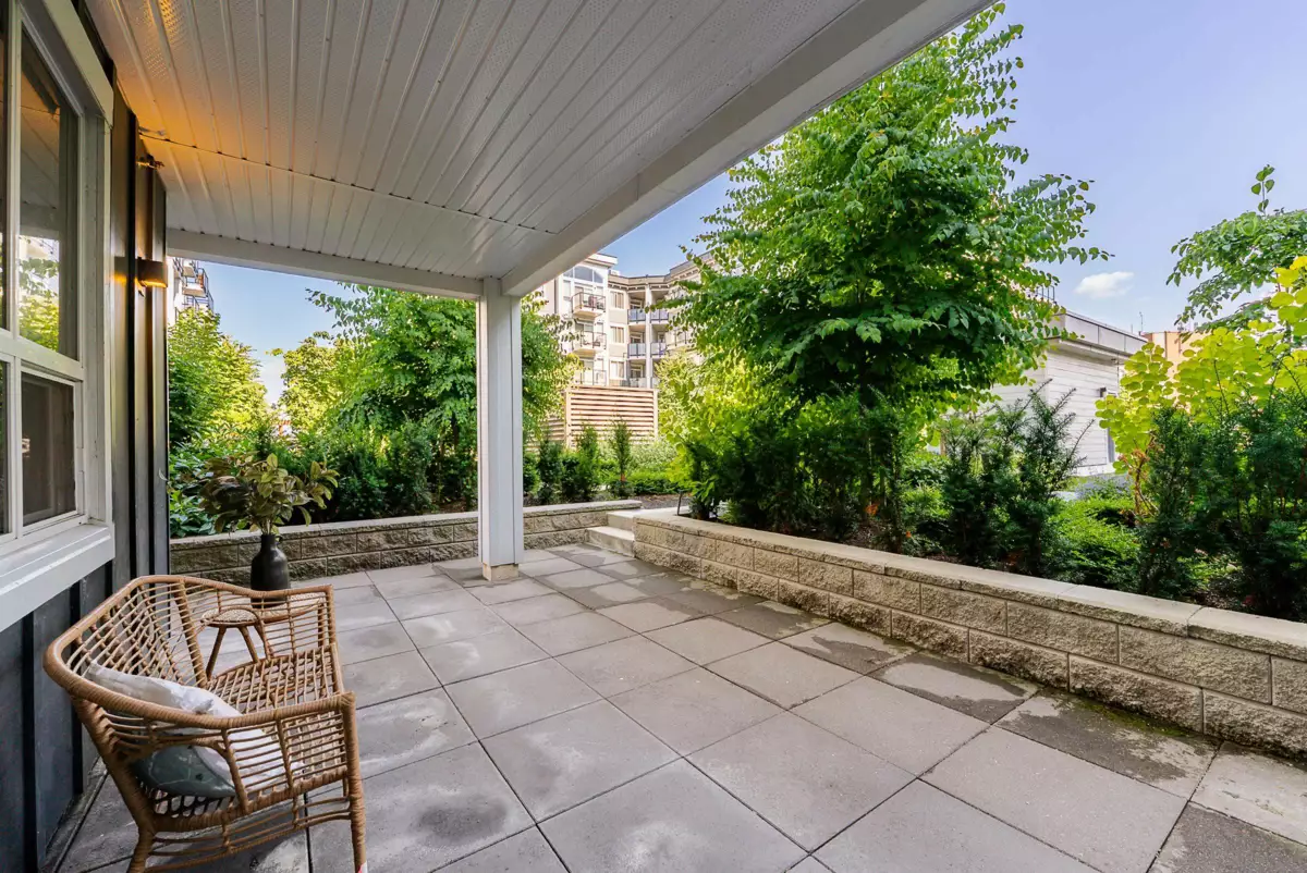 Living Room Photo of 3223 2180 Kelly Avenue, Port Coquitlam, BC