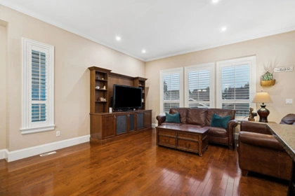 Kitchen Island Photo of 3467 148a Street, Surrey, BC