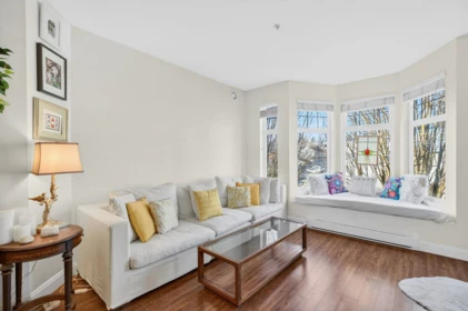 304 588 Twelfth Street, New Westminster, BC
