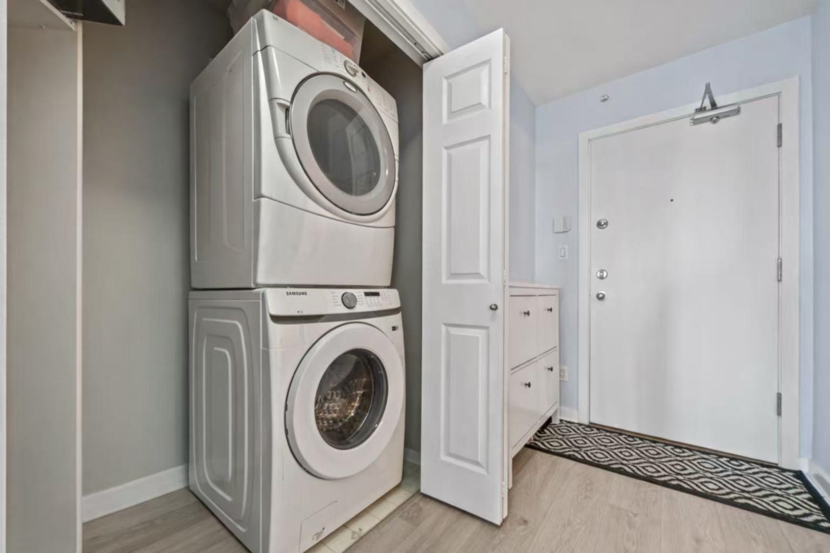 Guest Bathroom Photo of 1001 4567 Hazel Street, Burnaby, BC