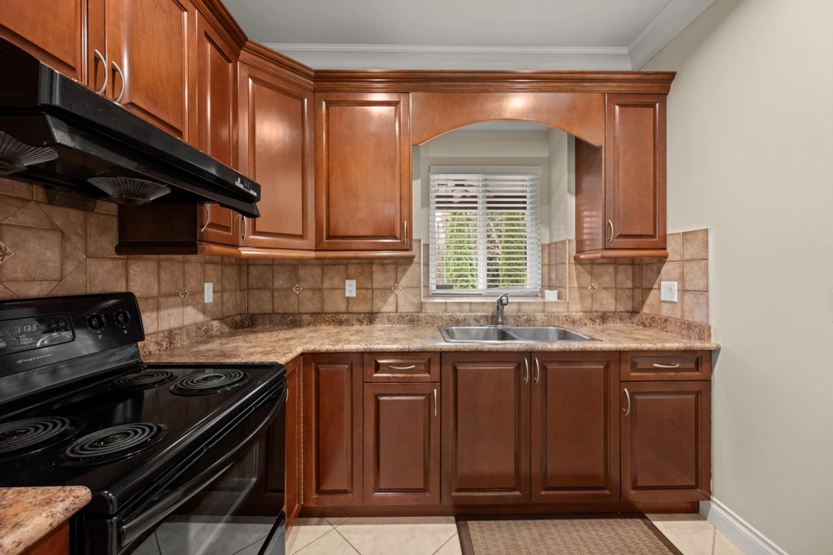 Bedroom 4 Photo of 16416 92a Avenue, Surrey, BC