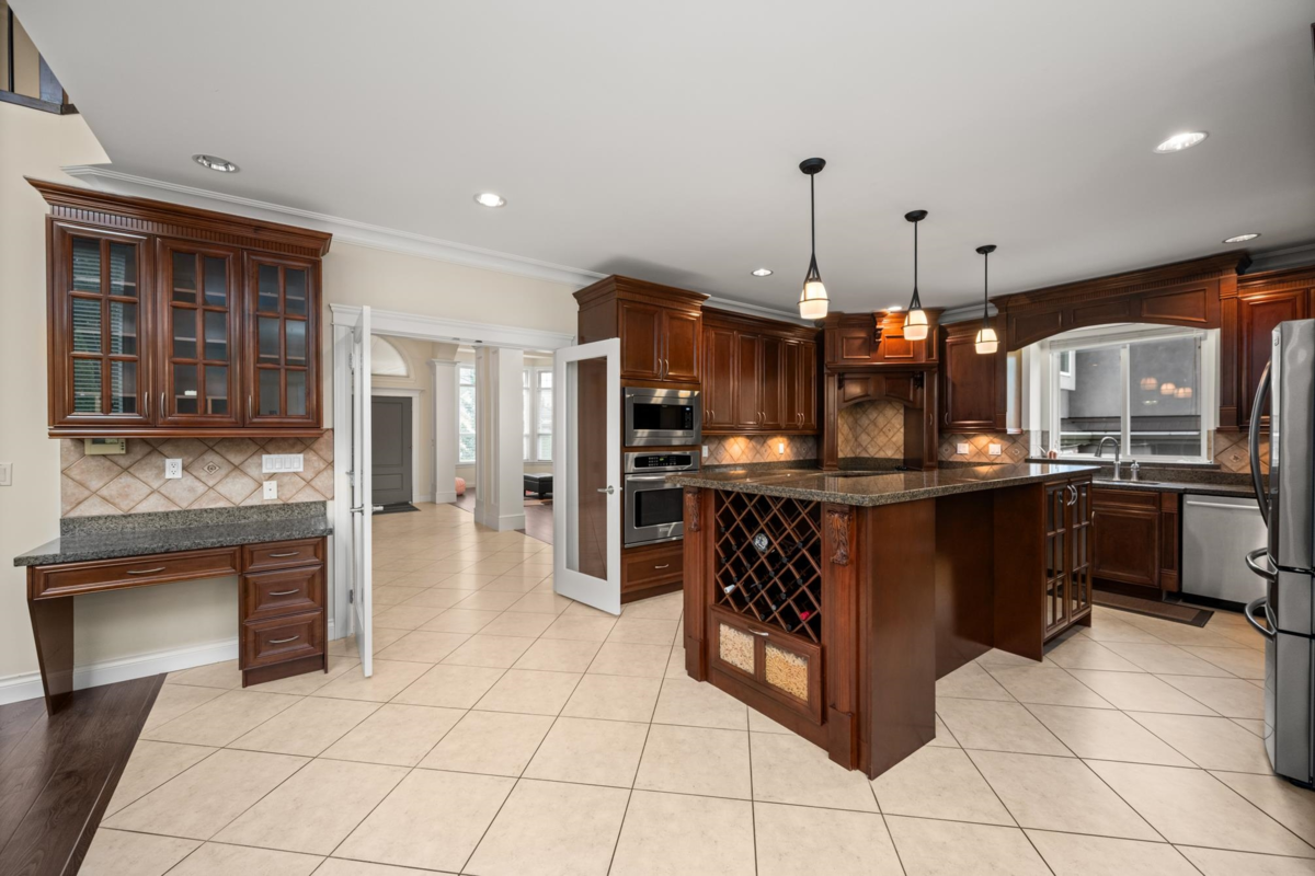 Breakfast Nook Photo of 16416 92a Avenue, Surrey, BC