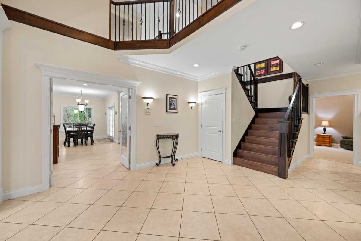 Dining Area Photo of 16416 92a Avenue, Surrey, BC