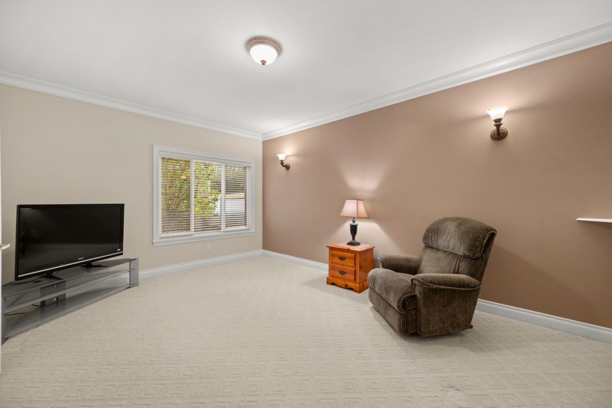 Hot Tub / Spa Photo of 16416 92a Avenue, Surrey, BC