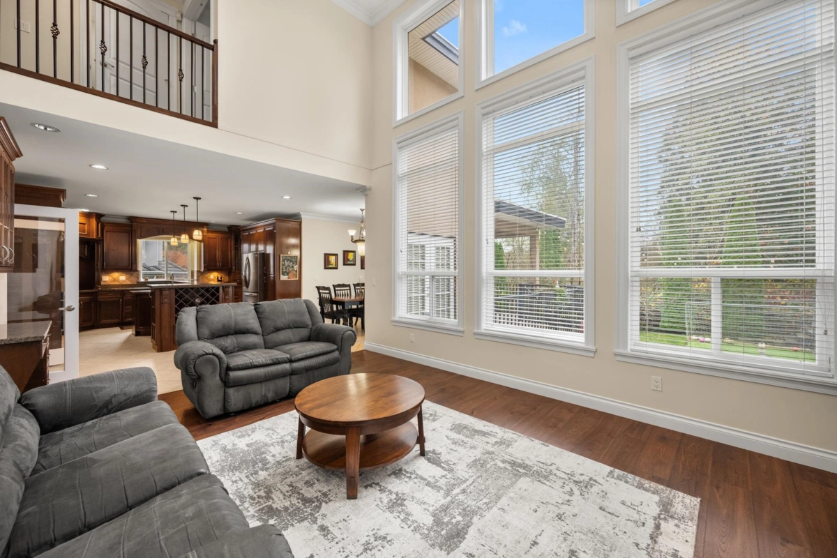 Kitchen Island Photo of 16416 92a Avenue, Surrey, BC
