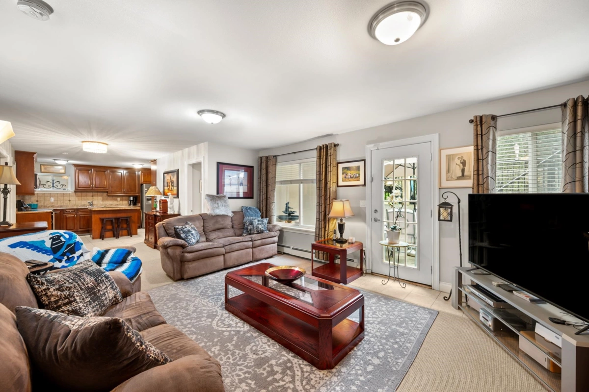 Outdoor Deck Photo of 16416 92a Avenue, Surrey, BC