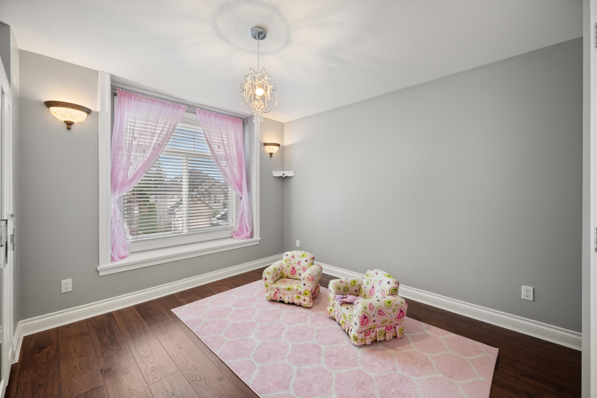 Swimming Pool Photo of 16416 92a Avenue, Surrey, BC