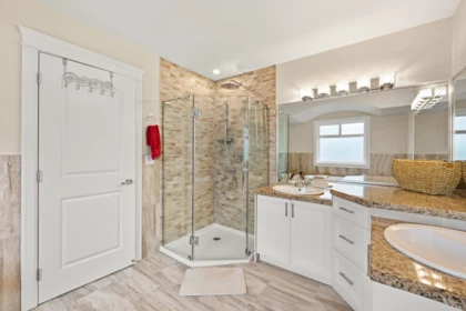 Mudroom Photo of 16416 92a Avenue, Surrey, BC