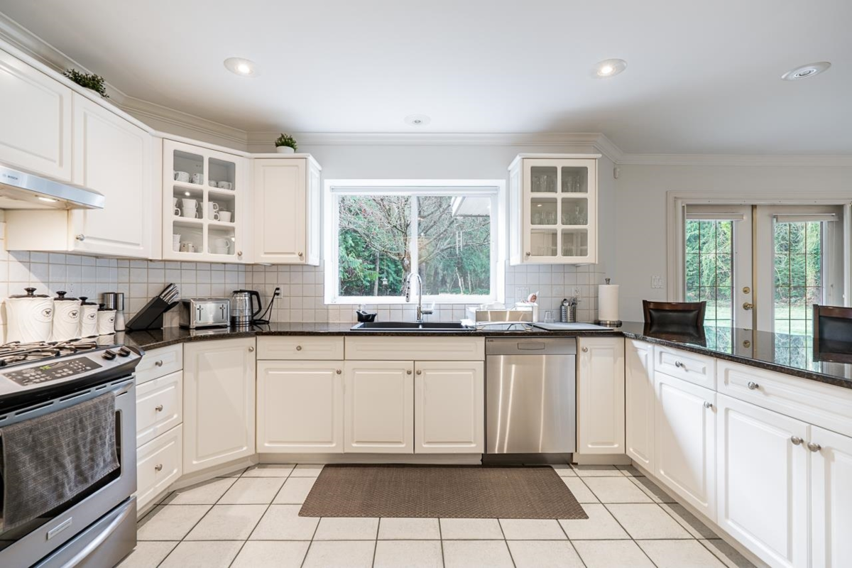 Primary Bathroom Photo of 21022 42 Avenue, Langley, BC