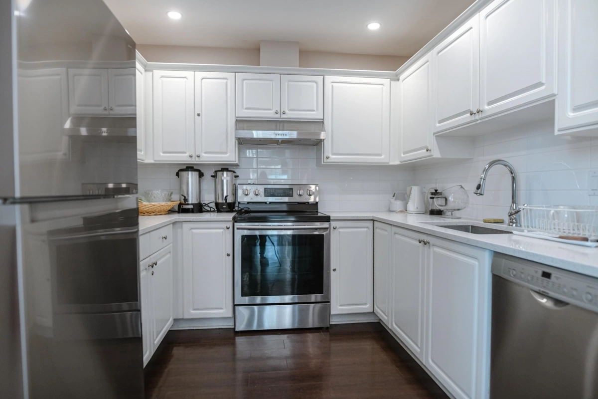 Aerial View of 15B 338 Taylor Way, West Vancouver, BC