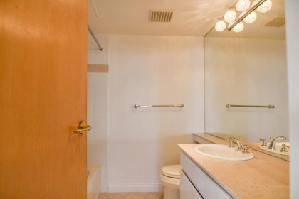 Mudroom Photo of 15B 338 Taylor Way, West Vancouver, BC