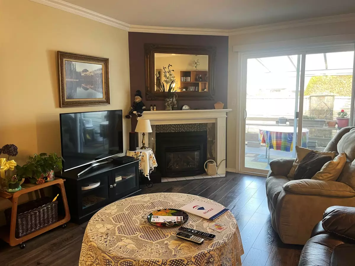 Breakfast Nook Photo of 130 7610 Evans Road, Chilliwack, BC