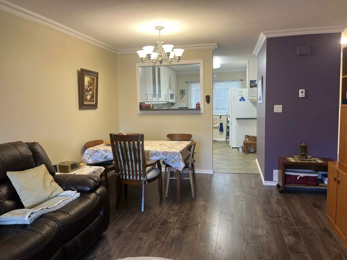 Kitchen Island Photo of 130 7610 Evans Road, Chilliwack, BC