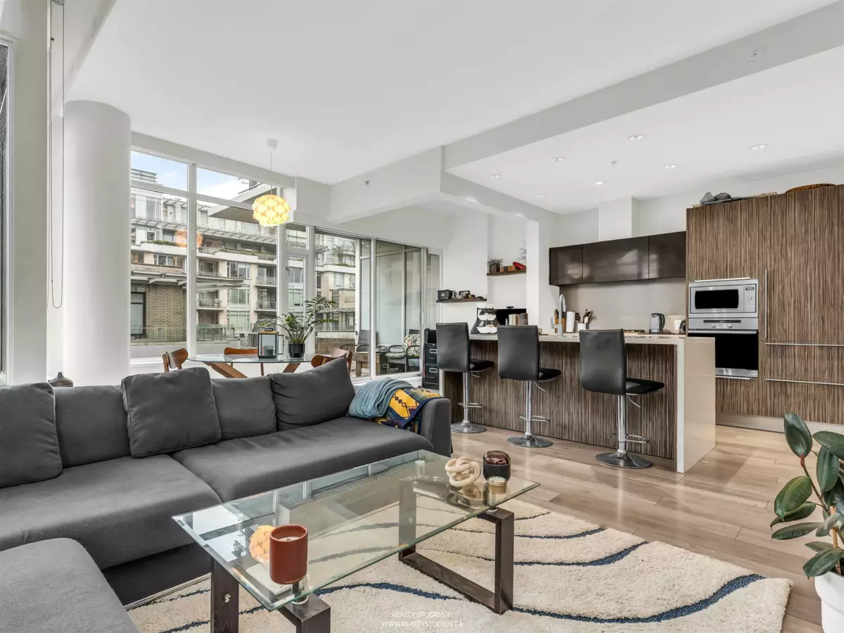 Kitchen Island Photo of 509 1633 Ontario Street, Vancouver, BC