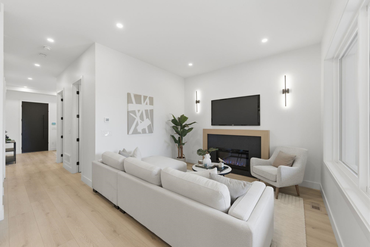 Dining Area Photo of 8186 117 Street, Delta, BC