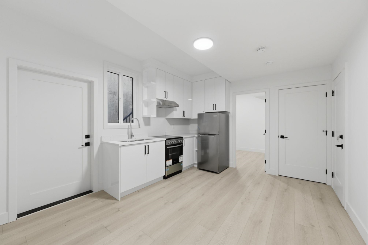 Laundry Room Photo of 8186 117 Street, Delta, BC