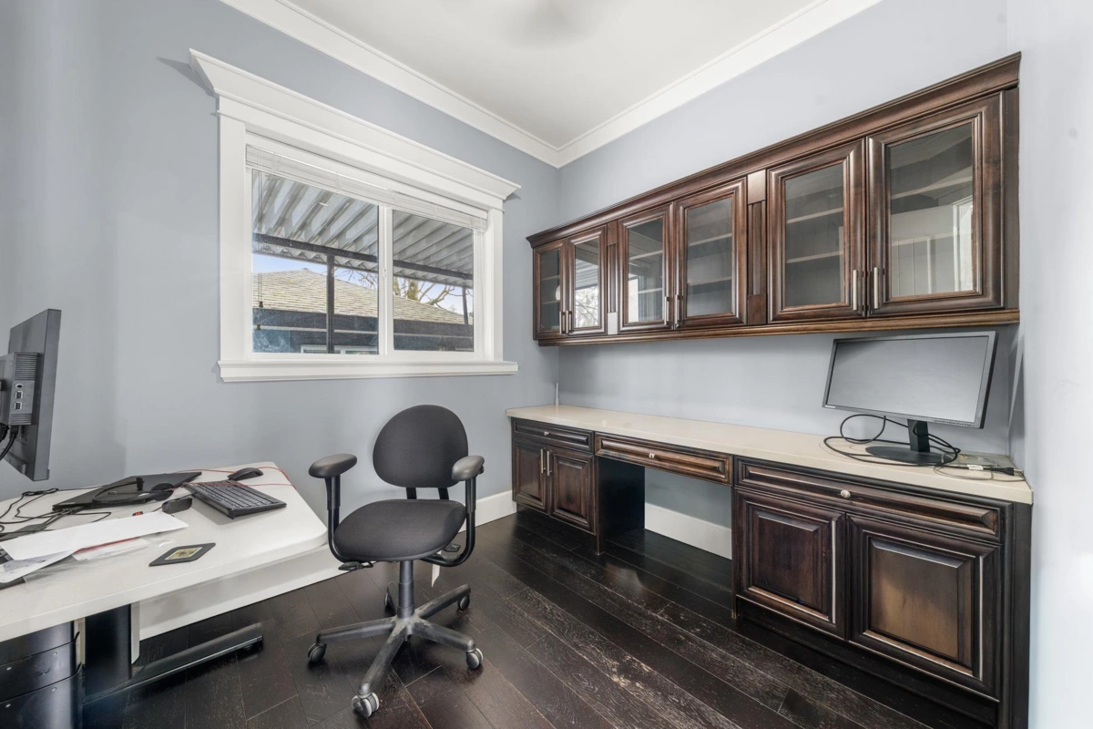 Laundry Room Photo of 11046 80 Avenue, Delta, BC