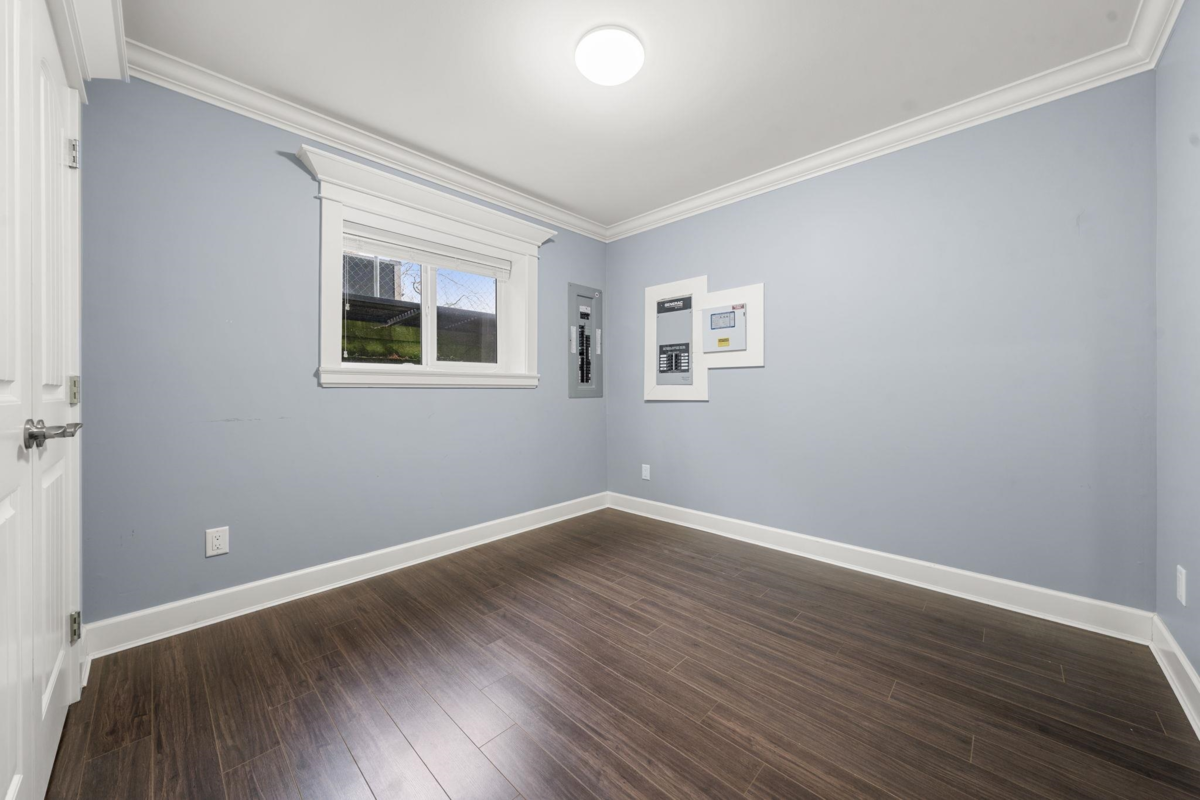 Staircase Photo of 11046 80 Avenue, Delta, BC