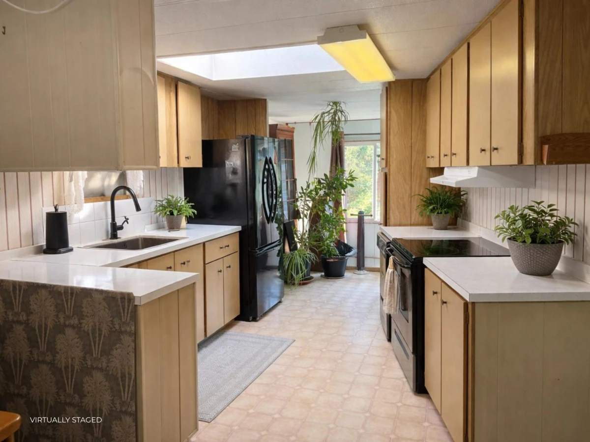 Kitchen Photo of 8 3031 200 Street, Langley, BC