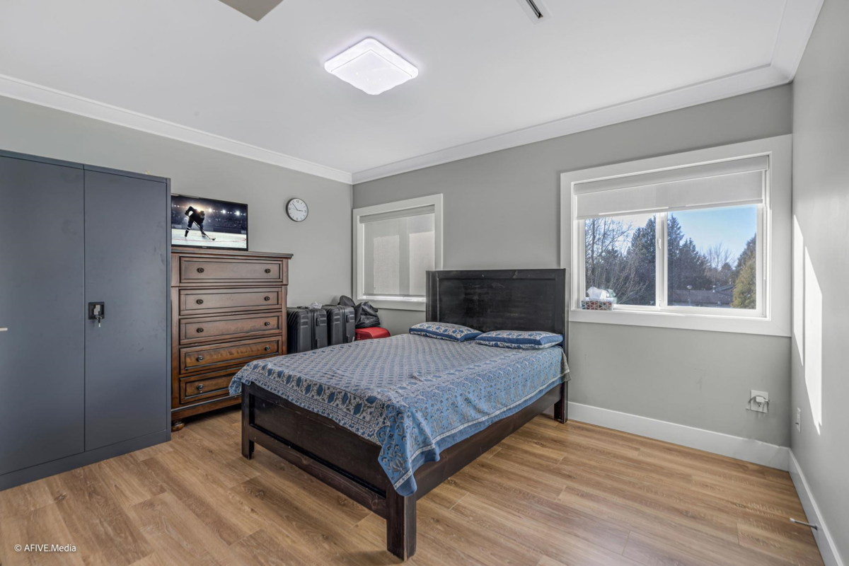 Basement Recreation Room Photo of 17268 61a Avenue, Surrey, BC
