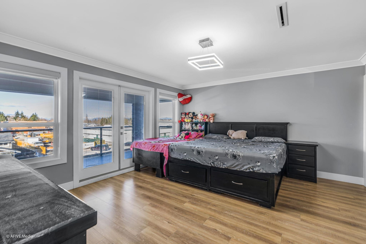 Garage Interior Photo of 17268 61a Avenue, Surrey, BC