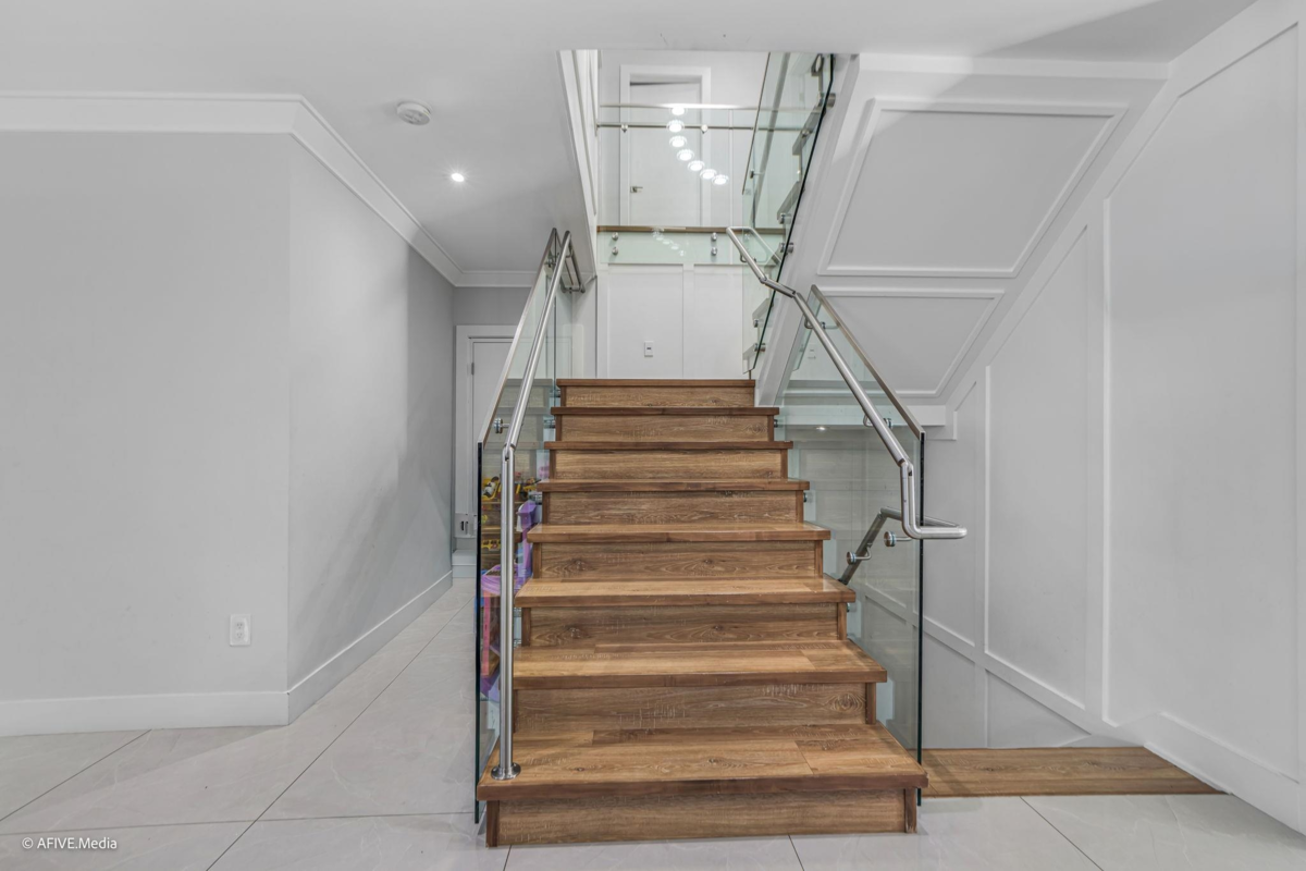 Loft / Bonus Room Photo of 17268 61a Avenue, Surrey, BC