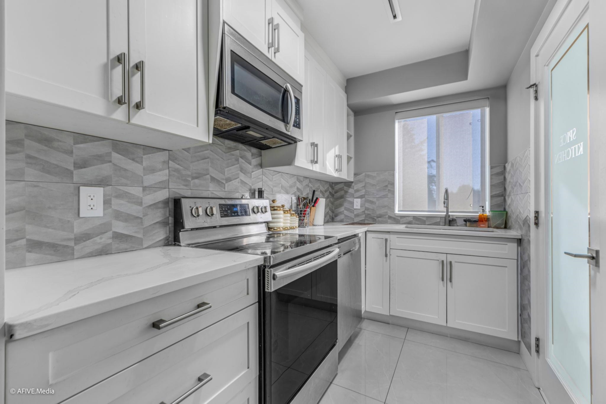 Powder Room Photo of 17268 61a Avenue, Surrey, BC