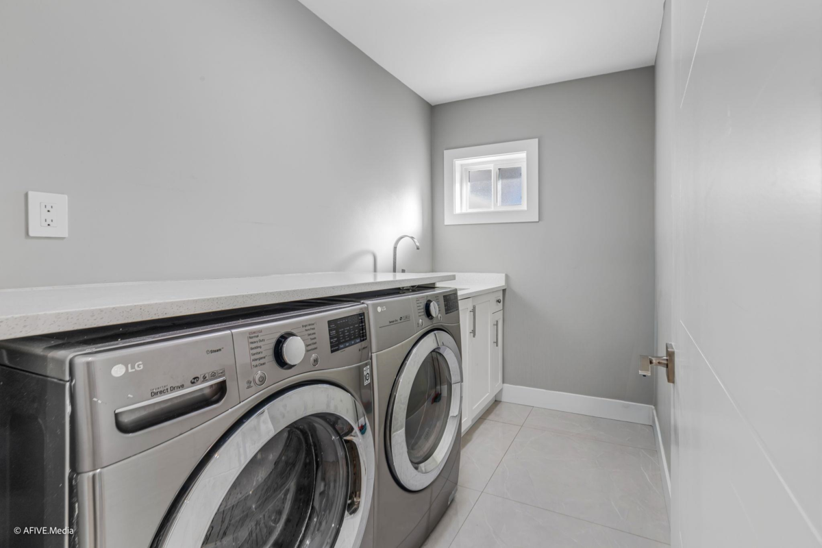 Staircase Photo of 17268 61a Avenue, Surrey, BC