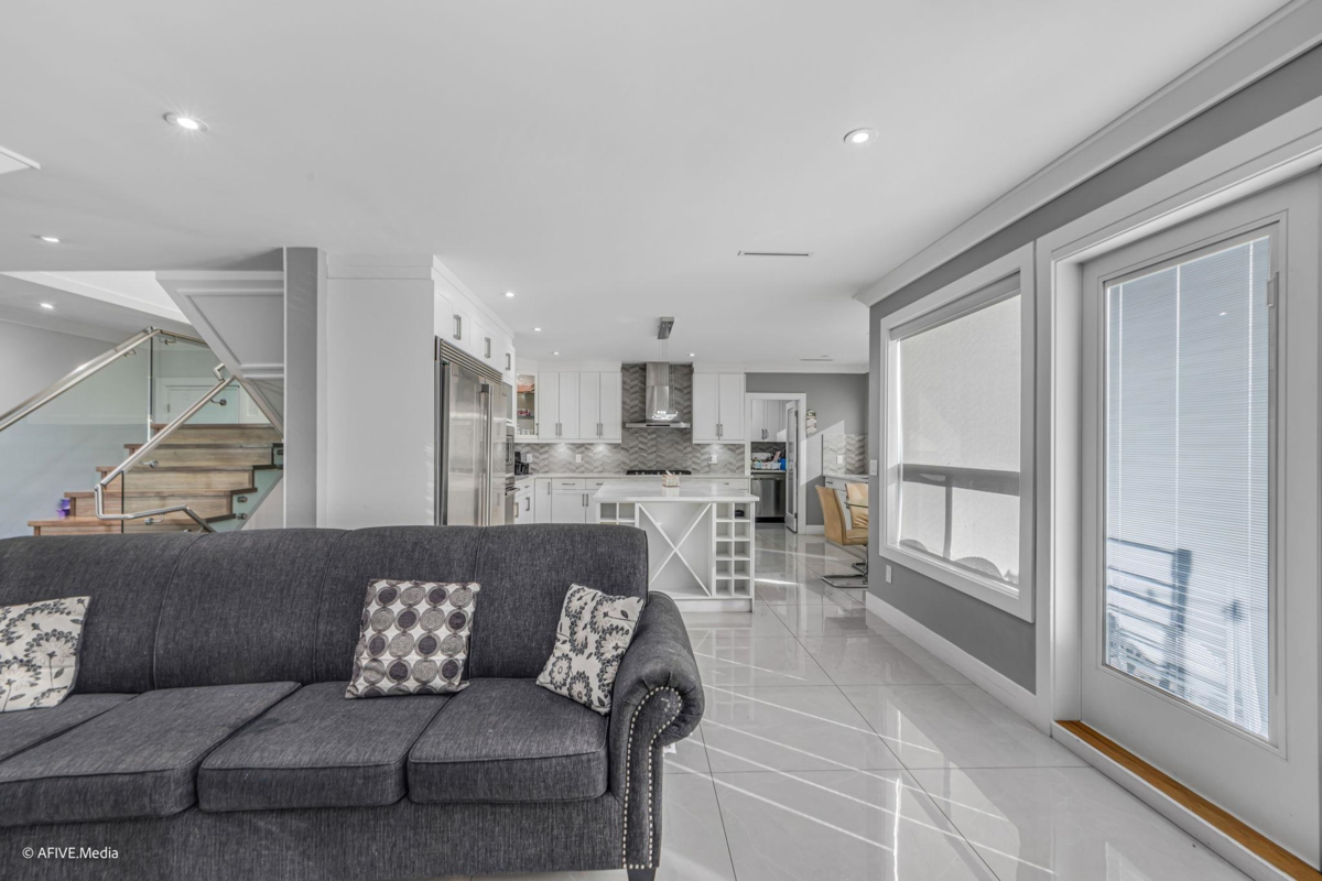 Walk-In Closet Photo of 17268 61a Avenue, Surrey, BC