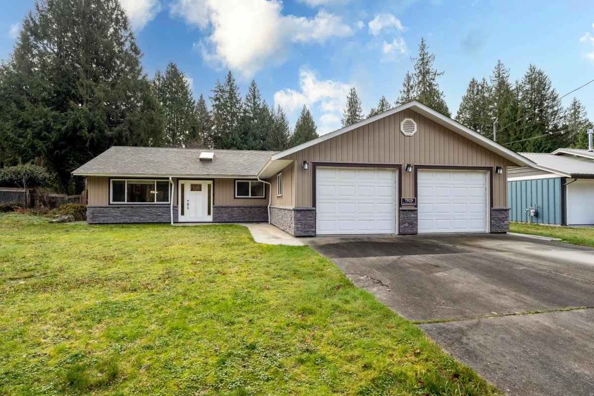Exterior Front Photo of 7929 Southwood Road, Halfmoon Bay, BC