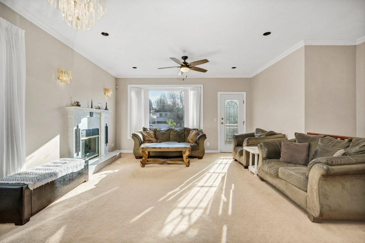 Dining Area Photo of 591 E 28th Avenue, Vancouver, BC