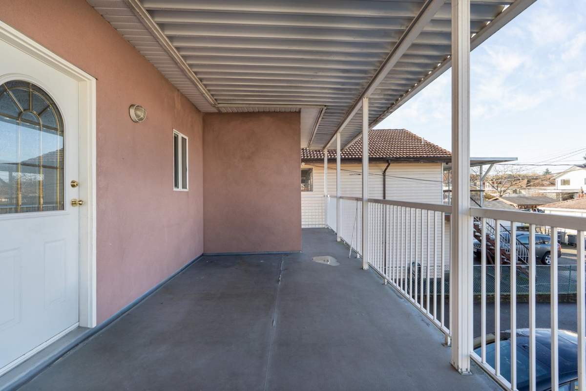 Garage Interior Photo of 591 E 28th Avenue, Vancouver, BC