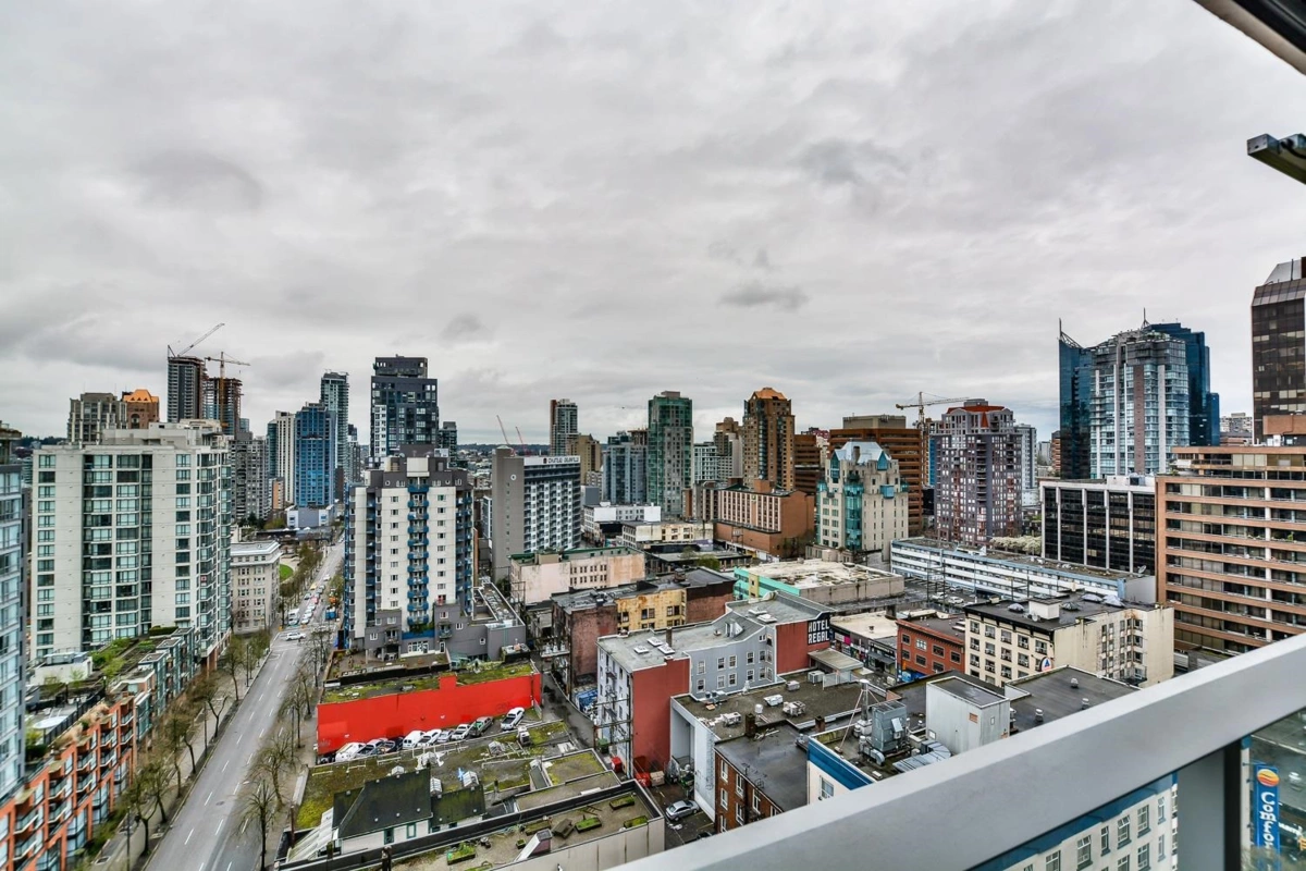 Primary Bathroom Photo of 2104 999 Seymour Street, Vancouver, BC