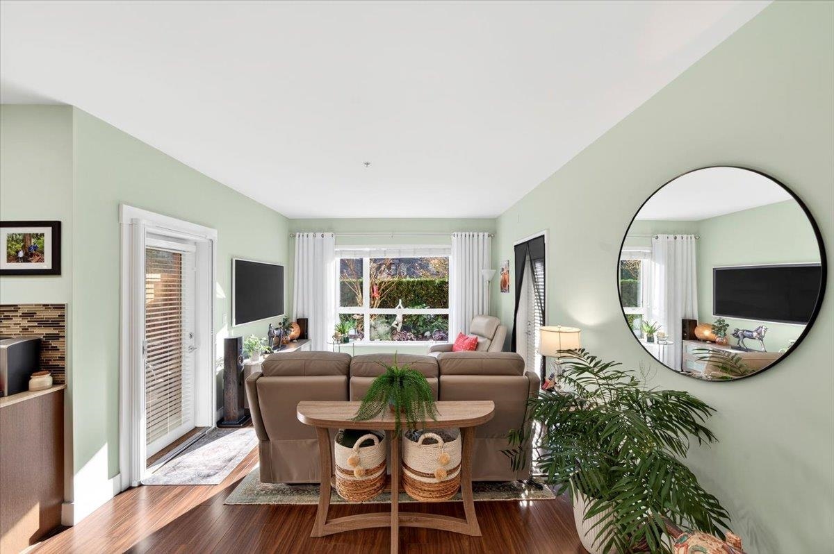 Breakfast Nook Photo of 102 2473 Atkins Avenue, Port Coquitlam, BC