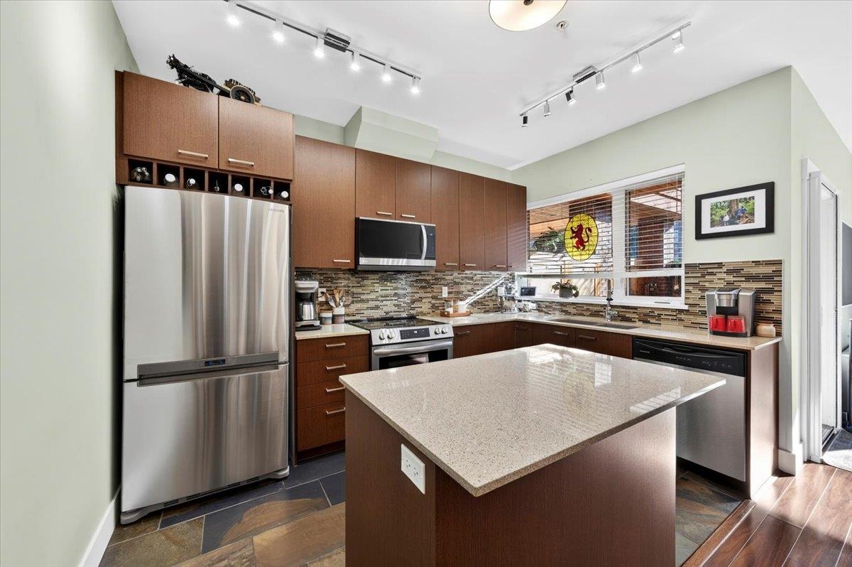 Dining Area Photo of 102 2473 Atkins Avenue, Port Coquitlam, BC