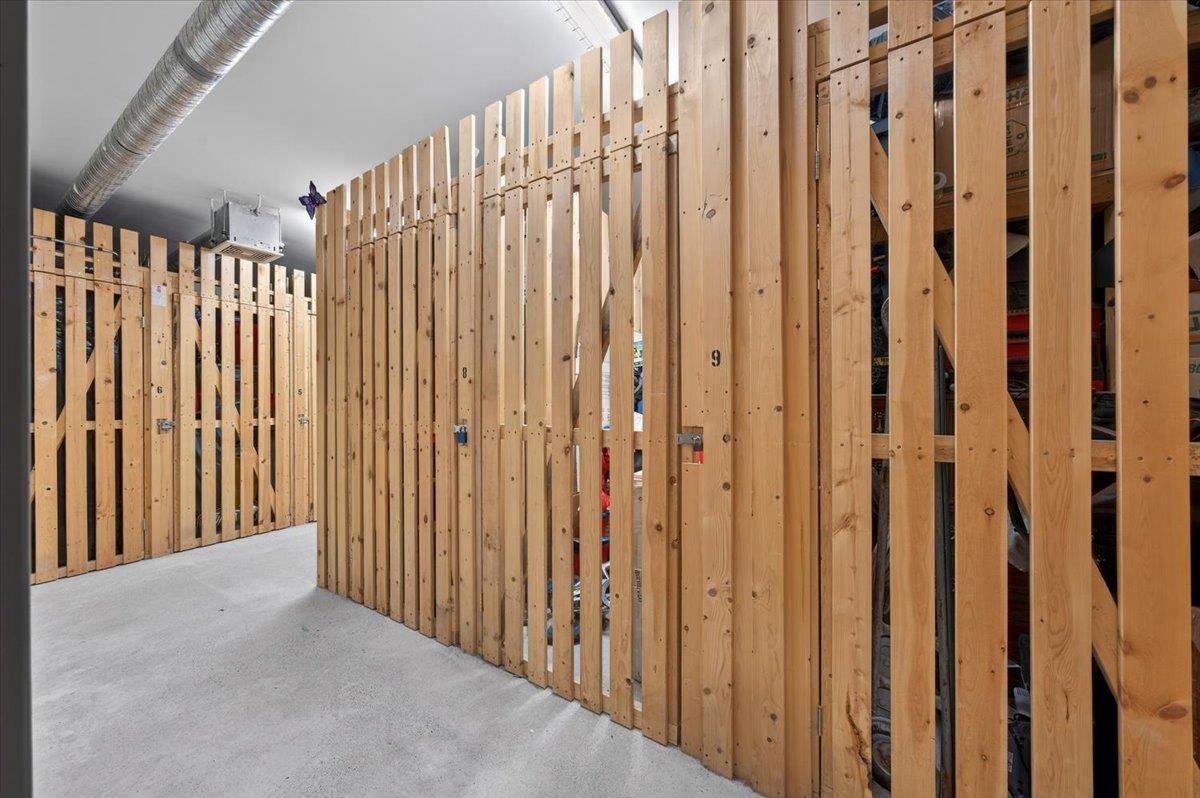 Entry Foyer Photo of 102 2473 Atkins Avenue, Port Coquitlam, BC