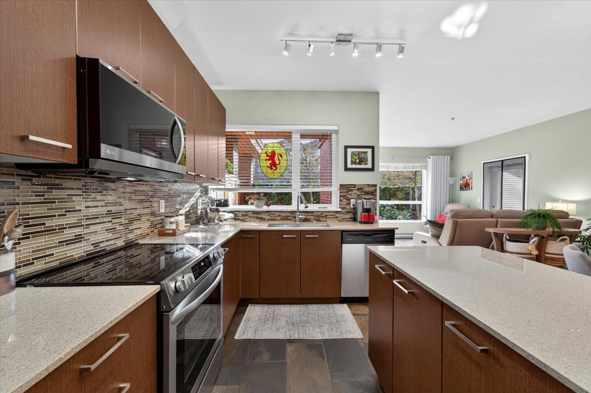 Kitchen Island Photo of 102 2473 Atkins Avenue, Port Coquitlam, BC